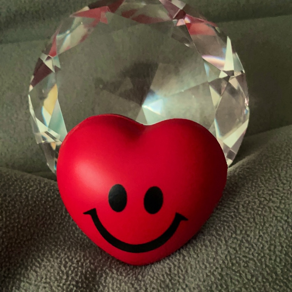 Red smiling heart squishy toy ♥️